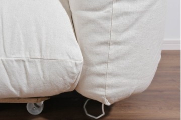 中古　arflex(アルフレックス)　MARENCO(マレンコ)　ふっくらとしたフォルムで座り心地も抜群な麻カバーの三人掛けソファ　定価約80万円相当　(R-085254)