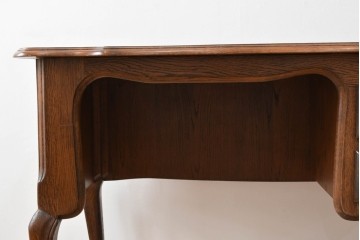 ベルギーヴィンテージ　オーク材　曲線的なフォルムがかわいらしい猫脚の片袖デスク　(R-085255)