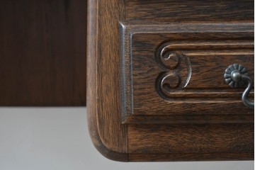 ベルギーヴィンテージ　オーク材　曲線的なフォルムがかわいらしい猫脚の片袖デスク　(R-085255)