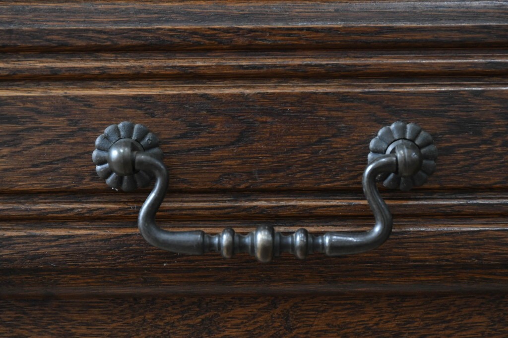 ベルギーヴィンテージ　オーク材　曲線的なフォルムがかわいらしい猫脚の片袖デスク　(R-085255)