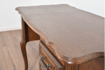 ベルギーヴィンテージ　オーク材　曲線デザインが優雅な猫脚デスク　(R-085255)