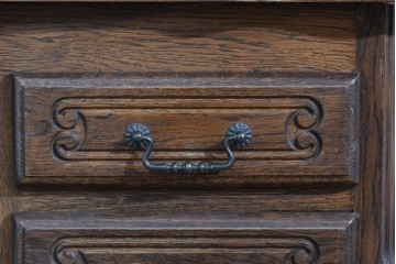 ベルギーヴィンテージ　オーク材　曲線デザインが優雅な猫脚デスク　(R-085255)