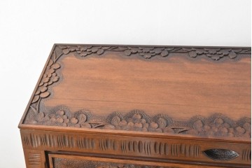 中古　軽井沢彫り　人気の桜柄　立体的に浮き出るような彫刻が見事なライティングビューロー　(R-085256)
