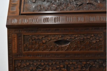 中古　軽井沢彫り　人気の桜柄　立体的に浮き出るような彫刻が見事なライティングビューロー　(R-085256)