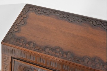 中古　軽井沢彫り　凝った彫刻が美しく和室にも洋室にも合うのが嬉しいライティングビューロー　(R-085256)