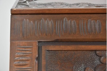 中古　軽井沢彫り　凝った彫刻が美しく和室にも洋室にも合うのが嬉しいライティングビューロー　(R-085256)