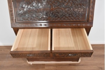 中古　軽井沢彫り　凝った彫刻が美しく和室にも洋室にも合うのが嬉しいライティングビューロー　(R-085256)