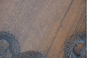 中古　軽井沢彫り　凝った彫刻が美しく和室にも洋室にも合うのが嬉しいライティングビューロー　(R-085256)