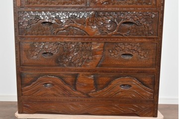 中古　軽井沢彫り　凝った彫刻が美しく和室にも洋室にも合うのが嬉しいライティングビューロー　(R-085256)