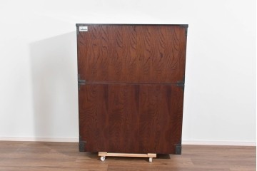 中古　美品　岩谷堂箪笥　木地呂塗り　重厚な手打ち金具が存在感を放つ二段重ね衣装箪笥　定価約180万円相当　(R-085257)