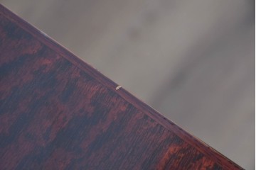 中古　美品　岩谷堂箪笥　木地呂塗り　重厚な手打ち金具が存在感を放つローチェスト　(R-085258)