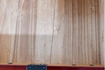 中古　美品　岩谷堂箪笥　木地呂塗り　重厚な手打ち金具が存在感を放つローチェスト　(R-085258)