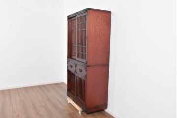 中古　美品　和の品格感じる佇まいが魅力的な格子戸付き水屋箪笥　(R-085260)