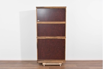 中古　美品　和の品格感じる佇まいが魅力的な格子戸付き水屋箪笥　(R-085260)