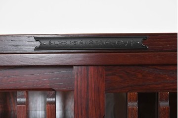 中古　美品　和の品格感じる佇まいが魅力的な格子戸付き水屋箪笥　(R-085260)