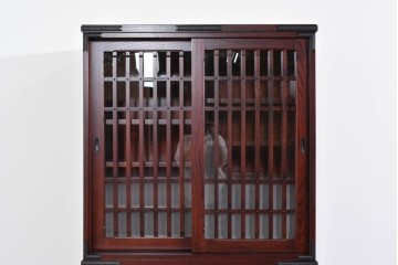 中古　美品　和の品格感じる佇まいが魅力的な格子戸付き水屋箪笥　(R-085260)