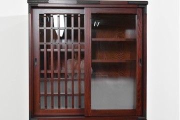 中古　美品　和の品格感じる佇まいが魅力的な格子戸付き水屋箪笥　(R-085260)