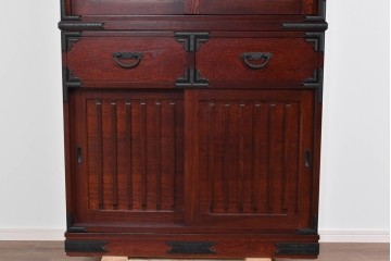 中古　美品　和の品格感じる佇まいが魅力的な格子戸付き水屋箪笥　(R-085260)