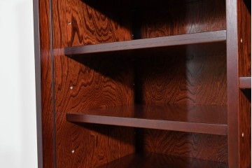 中古　美品　和の品格感じる佇まいが魅力的な格子戸付き水屋箪笥　(R-085260)