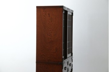 中古　美品　和の品格感じる佇まいが魅力的な格子引戸の水屋箪笥　(R-085260)