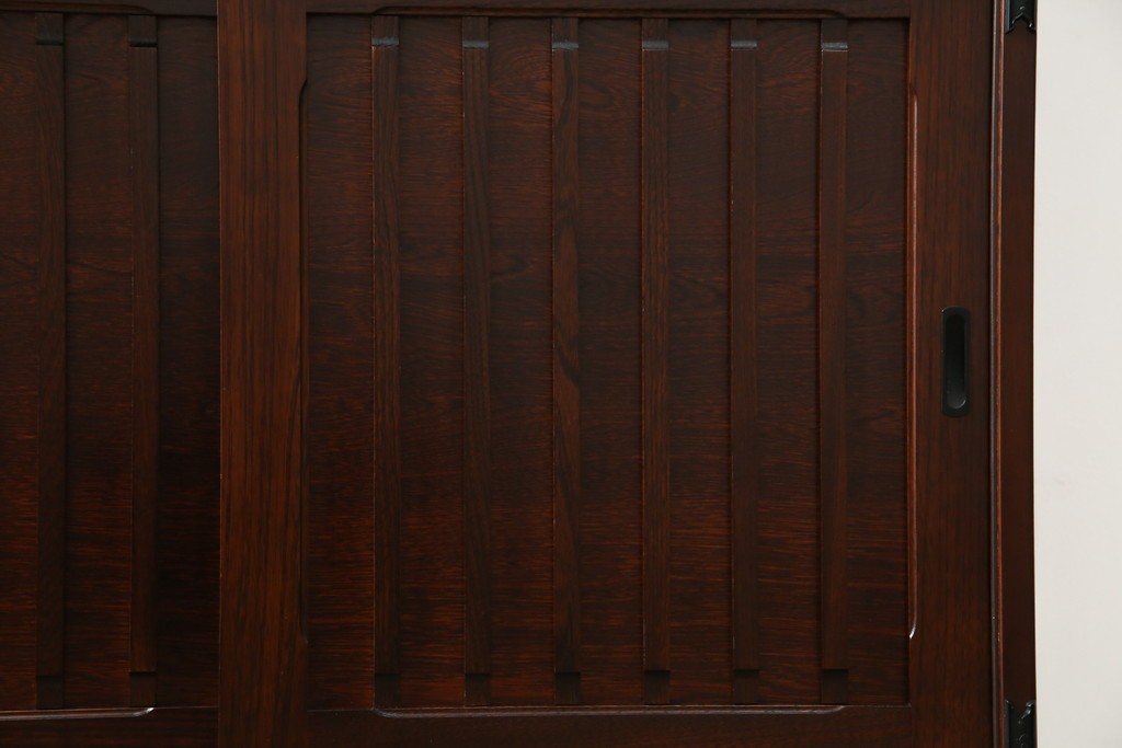 中古　美品　和の品格感じる佇まいが魅力的な格子引戸の水屋箪笥　(R-085260)