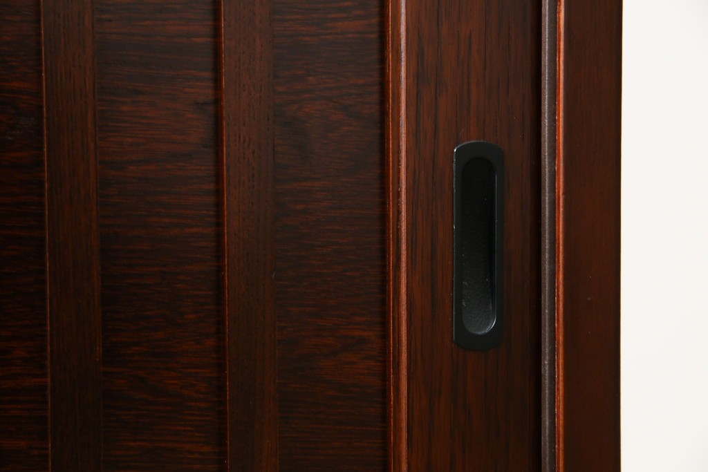 中古　美品　和の品格感じる佇まいが魅力的な格子引戸の水屋箪笥　(R-085260)