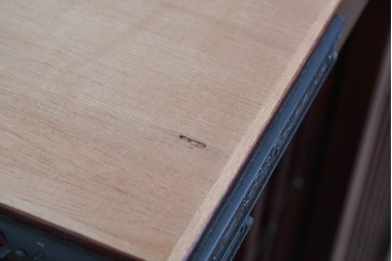 中古　美品　和の品格感じる佇まいが魅力的な格子戸付き水屋箪笥サイドボード　(R-085261)