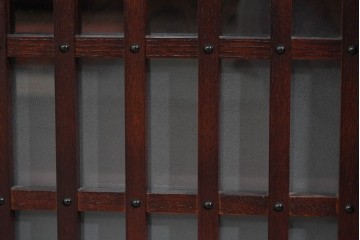 中古　美品　和の品格感じる佇まいが魅力的な格子戸付き水屋箪笥サイドボード　(R-085261)