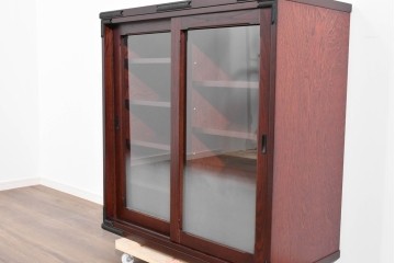 中古　美品　和の品格感じる佇まいが魅力的な格子戸付き水屋箪笥サイドボード　(R-085261)