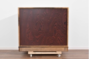 《天板取り付け加工費込み》中古　美品　和の品格感じる佇まいが魅力的な水屋箪笥サイドボード　(R-085262)