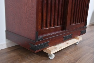 《天板取り付け加工費込み》中古　美品　和の品格感じる佇まいが魅力的な水屋箪笥サイドボード　(R-085262)