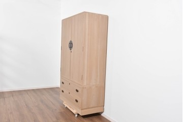 中古　名店‼　桔梗屋箪笥店　伝統工芸師 加藤隆康作　松竹梅文の金具が上品な桐箪笥　(R-085263)