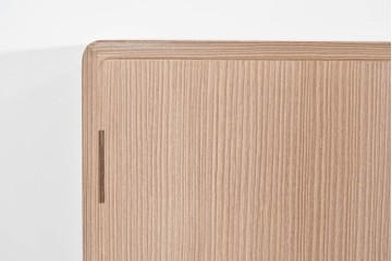 中古　名店‼　桔梗屋箪笥店　伝統工芸師 加藤隆康作　松竹梅文の金具が上品な桐箪笥　(R-085263)