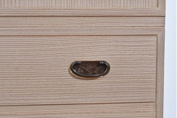 中古　名店‼　桔梗屋箪笥店　伝統工芸師 加藤隆康作　松竹梅文の金具が上品な桐箪笥　(R-085263)