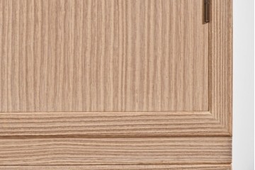 中古　名店‼　桔梗屋箪笥店　伝統工芸師 加藤隆康作　松竹梅文の金具が上品な桐箪笥　(R-085263)