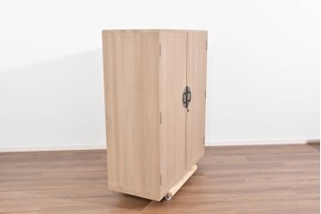 《脚(台輪)取り付け加工費込み》　中古　名店‼ 　桔梗屋箪笥店　伝統工芸師  加藤隆康作　豊富な収納を備えた桐箪笥　(R-085264)