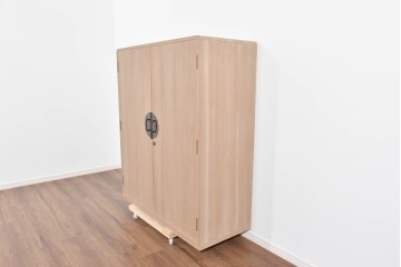 《脚(台輪)取り付け加工費込み》　中古　名店‼ 　桔梗屋箪笥店　伝統工芸師  加藤隆康作　豊富な収納を備えた桐箪笥　(R-085264)