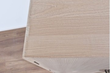 《脚(台輪)取り付け加工費込み》　中古　名店‼ 　桔梗屋箪笥店　伝統工芸師  加藤隆康作　豊富な収納を備えた桐箪笥　(R-085264)