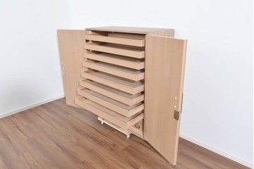 《脚(台輪)取り付け加工費込み》　中古　名店‼ 　桔梗屋箪笥店　伝統工芸師  加藤隆康作　豊富な収納を備えた桐箪笥　(R-085264)