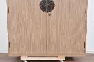 《脚(台輪)取り付け加工費込み》　中古　名店‼ 　桔梗屋箪笥店　伝統工芸師  加藤隆康作　豊富な収納を備えた桐箪笥　(R-085264)