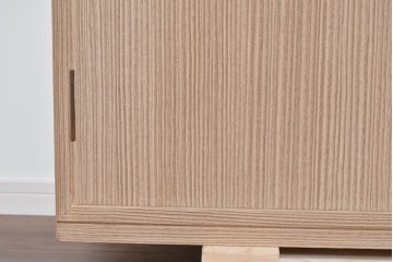 《脚(台輪)取り付け加工費込み》　中古　名店‼ 　桔梗屋箪笥店　伝統工芸師  加藤隆康作　豊富な収納を備えた桐箪笥　(R-085264)