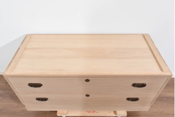 《天板取り付け加工費込み》中古　名店‼ 　桔梗屋箪笥店　伝統工芸師  加藤隆康作　品のある木目が際立つ桐箪笥ローチェスト　(R-085265)