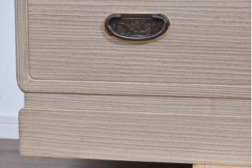 《天板取り付け加工費込み》中古　名店‼ 　桔梗屋箪笥店　伝統工芸師  加藤隆康作　品のある木目が際立つ桐箪笥ローチェスト　(R-085265)