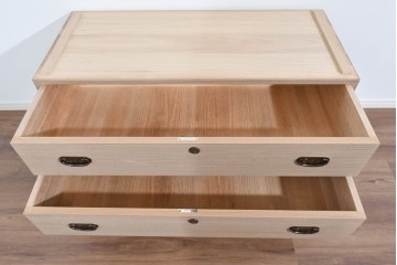 《天板取り付け加工費込み》中古　名店‼ 　桔梗屋箪笥店　伝統工芸師  加藤隆康作　品のある木目が際立つ桐箪笥ローチェスト　(R-085265)