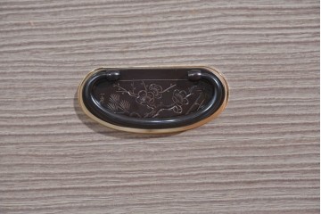 《天板取り付け加工費込み》中古　名店‼ 　桔梗屋箪笥店　伝統工芸師  加藤隆康作　品のある木目が際立つ桐箪笥ローチェスト　(R-085265)