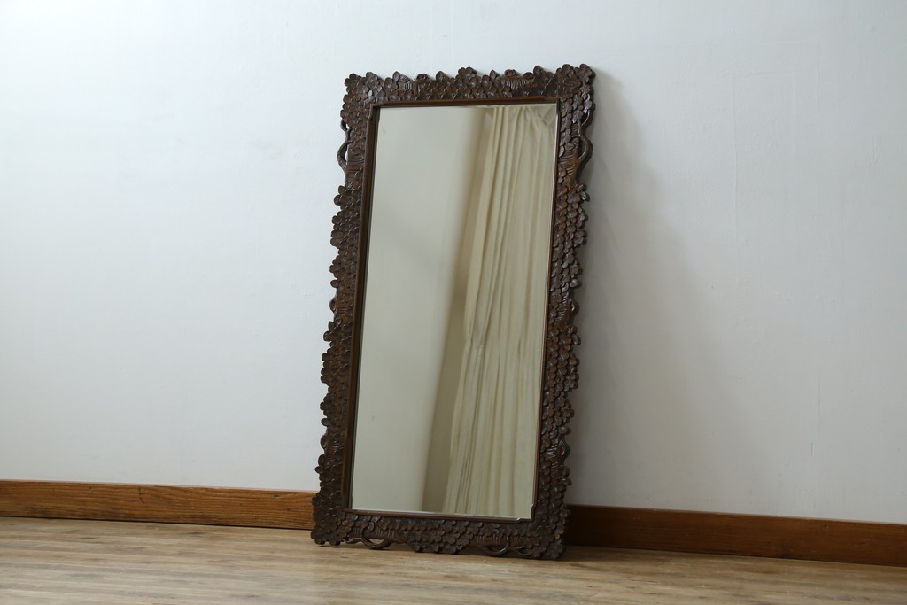 中古　美品　伝統工芸　軽井沢彫り　豪華な桜の立体彫刻が美しい特大鏡　(R-085266)