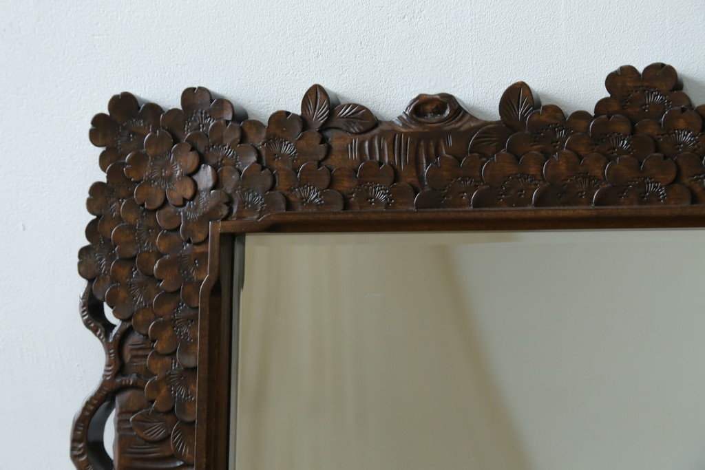 中古　美品　伝統工芸　軽井沢彫り　豪華な桜の立体彫刻が美しい特大鏡　(R-085266)