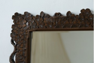 中古　美品　伝統工芸　軽井沢彫り　豪華な桜の立体彫刻が美しい特大鏡　(R-085266)