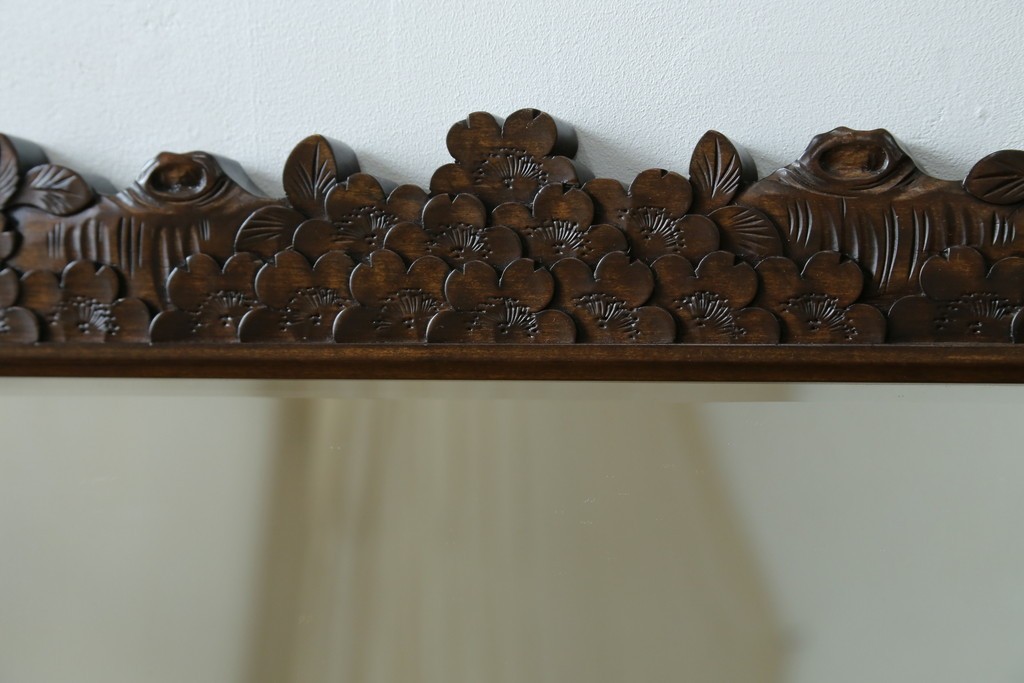 中古　美品　伝統工芸　軽井沢彫り　豪華な桜の立体彫刻が美しい特大鏡　(R-085266)