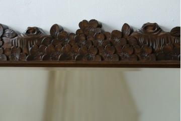 中古　美品　伝統工芸　軽井沢彫り　豪華な桜の立体彫刻が美しい特大鏡　(R-085266)
